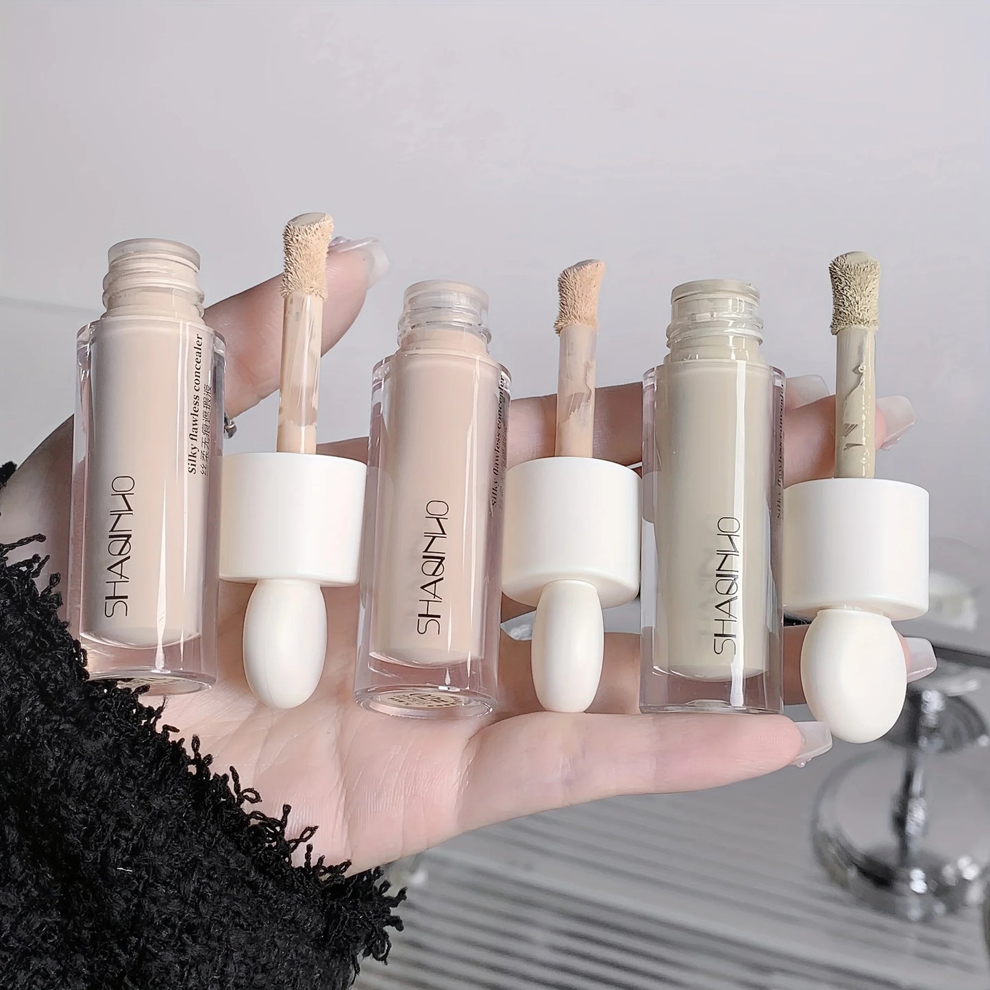 Flawless Finish Liquid Concealer Full Coverage for Blemishes Dark Circles & Freckles Smooth Application Long-Lasting,
