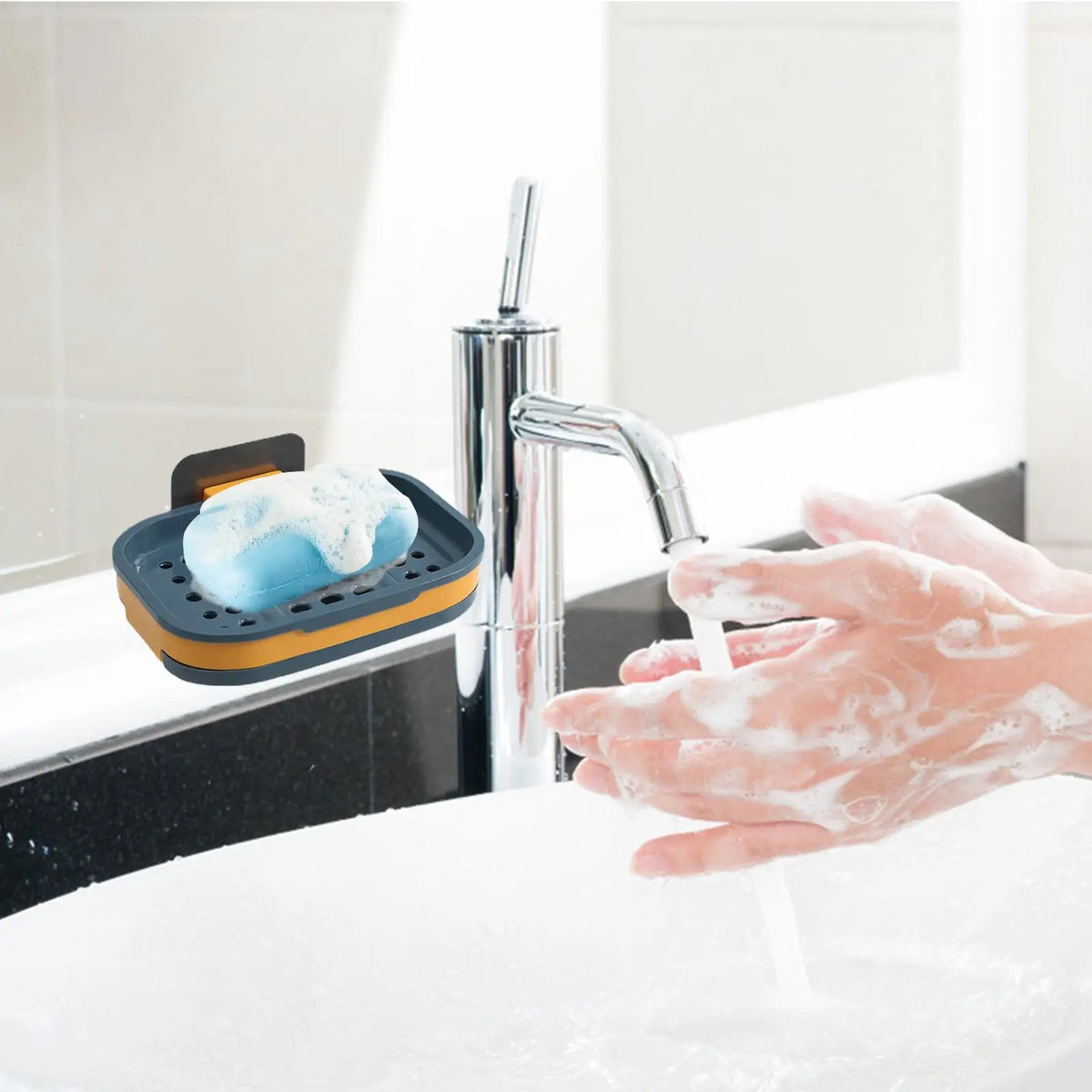 Shower Soap Dish Wall Mounted Soap Rack No Drilling Sponge Holder Tray Bathroom Organizer with Drain case for home shower room