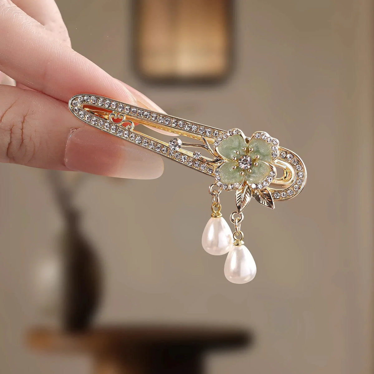 Exquisite Rhinestone Flower Hollow Duckbill Clip Hairpin Pearl Tassel High-end Women's Side Clip Temperament Fashion Hair Clip