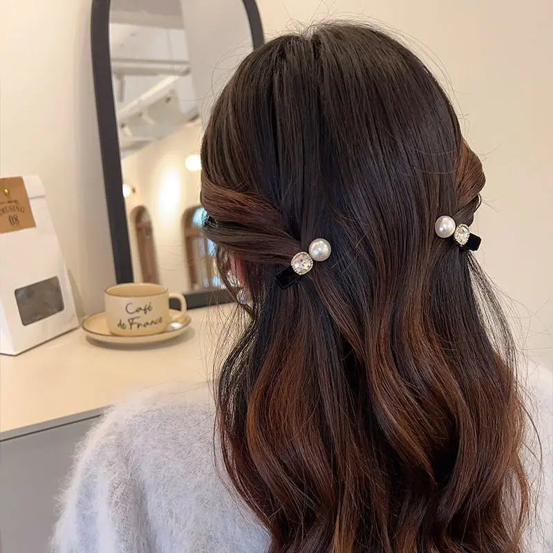 2/4pcs Pearl small fragrance side clip headpiece for women, exquisite black velvet bangs hair clip, retro new high-end clip