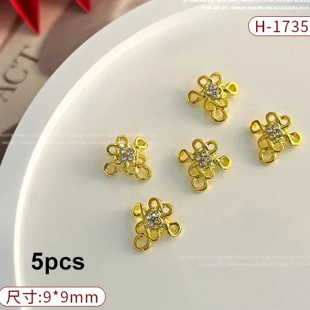 Flat Pearl Wreath Star Bowknot Butterfly Rhinestones Christmas Koi Metal Alloy Jewelry Nail Art Decorations Manicure Accessories