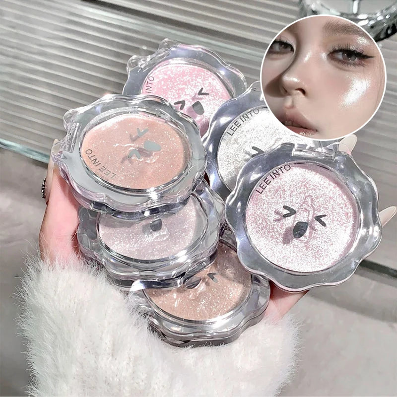 Natural three-dimensional highlighter powder, modify and brighten the silkworm, hold makeup and show color, fine highlighter