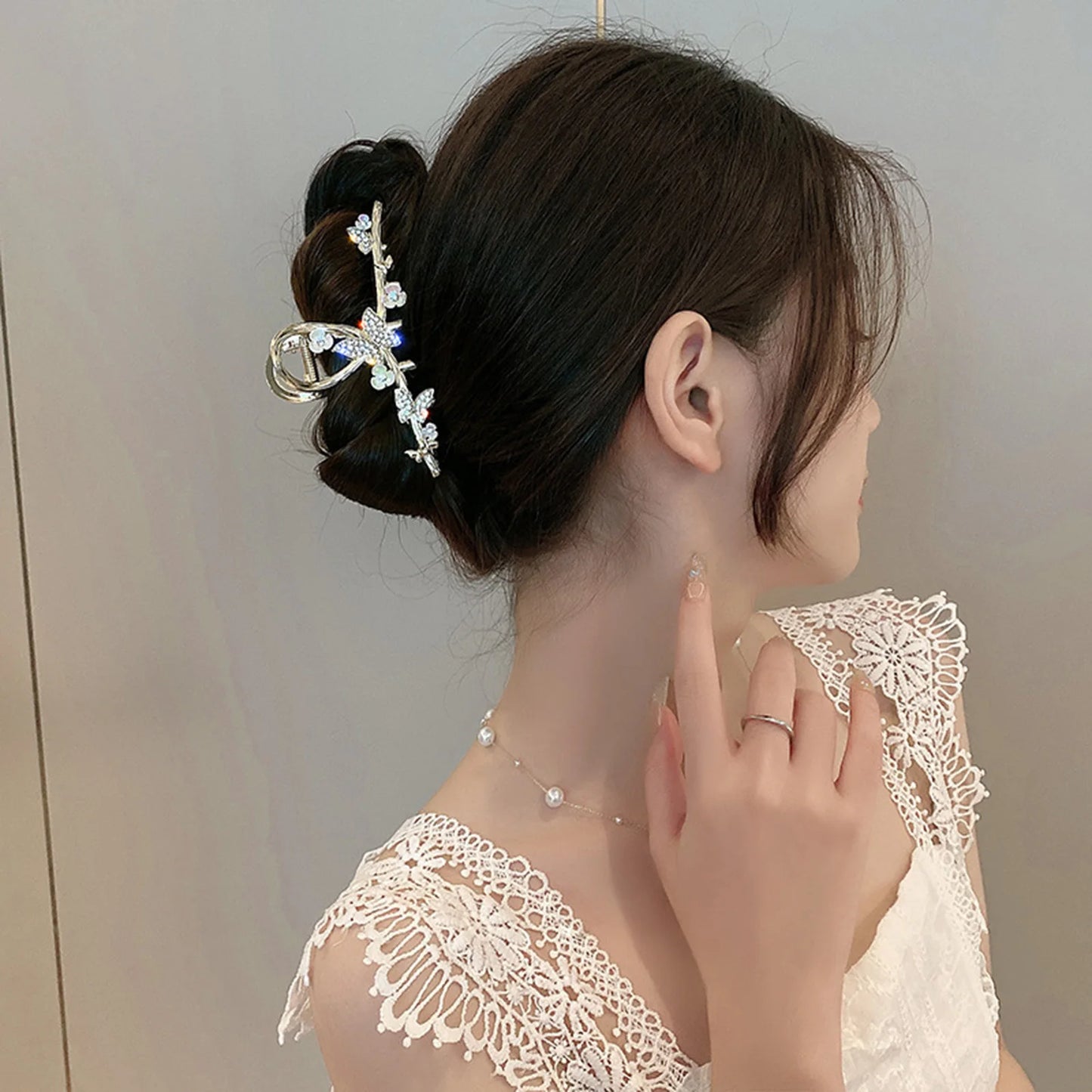 Elegant Butterfly Hair Claw Clips Gold Color Alloy Hairpins Side Clips Pearls/Rhinestone Butterfly Flower Designs Hair Jewelry