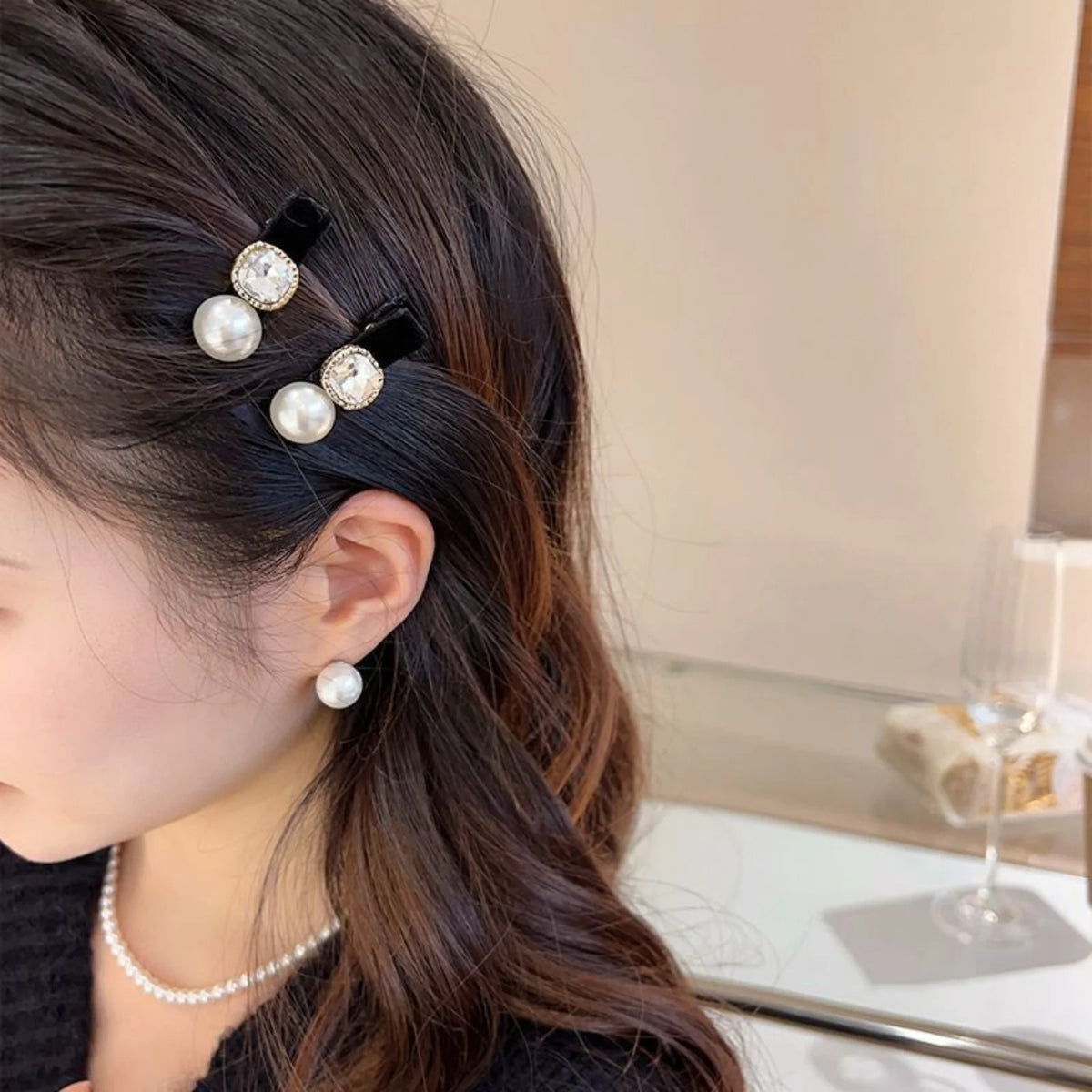 2PCS Pearl &Rhinestone Hair Clips Set, Black Base Elegant Retro-Style Hair Accessories For Women, Stylish Daily Wear Party Decor